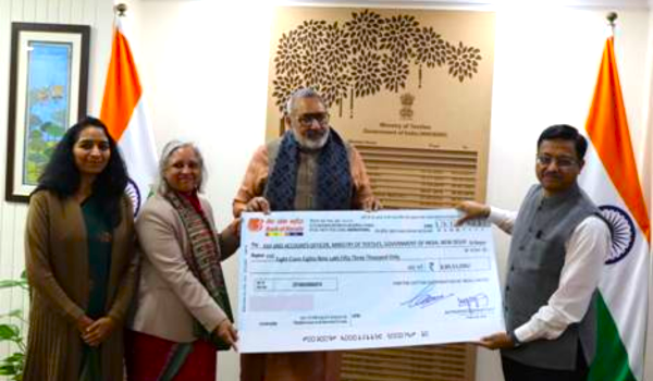 Cotton Corporation of India hands over  Rs. 8.89 crore dividend